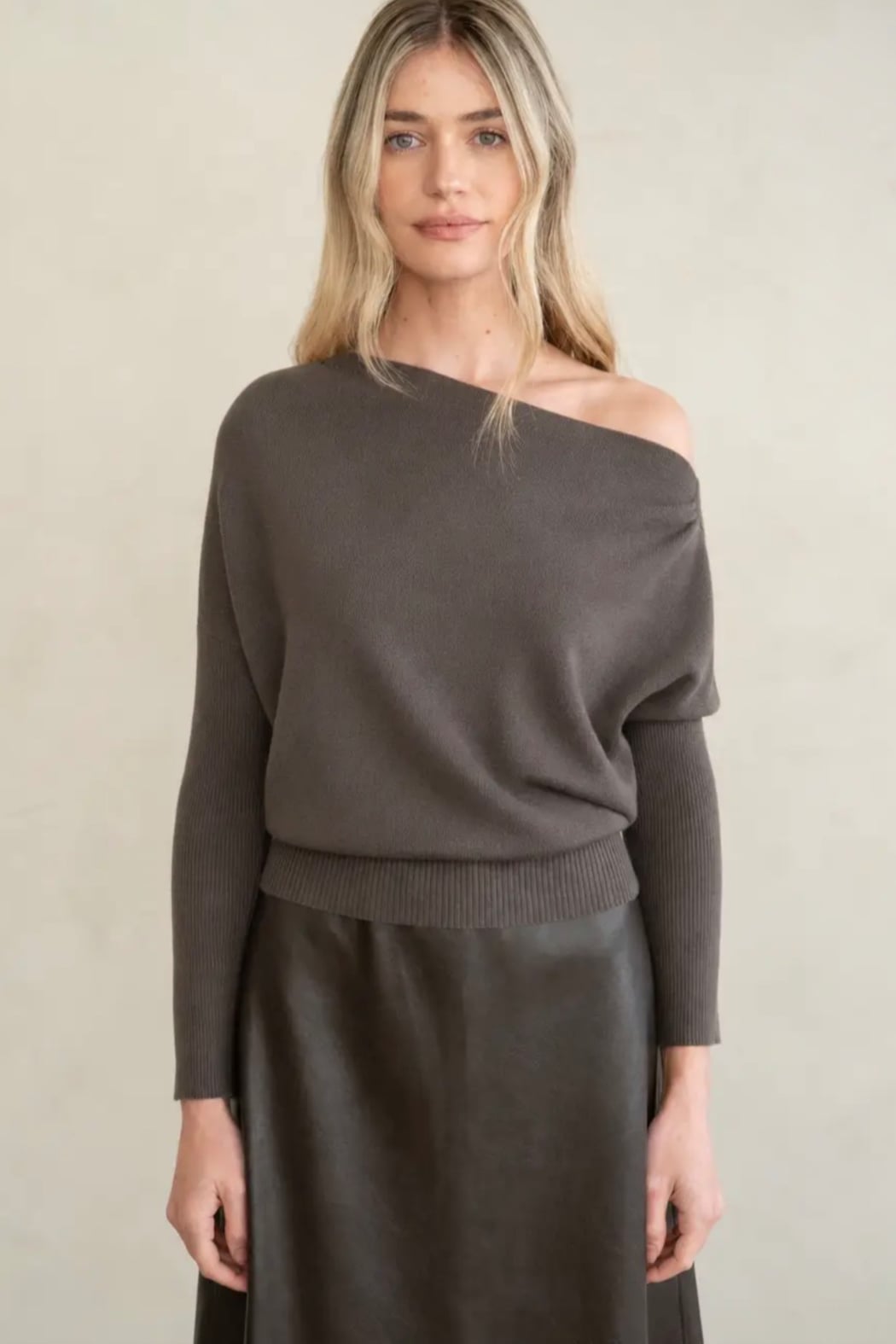 ASYMMETRIC NECK KNIT TOP