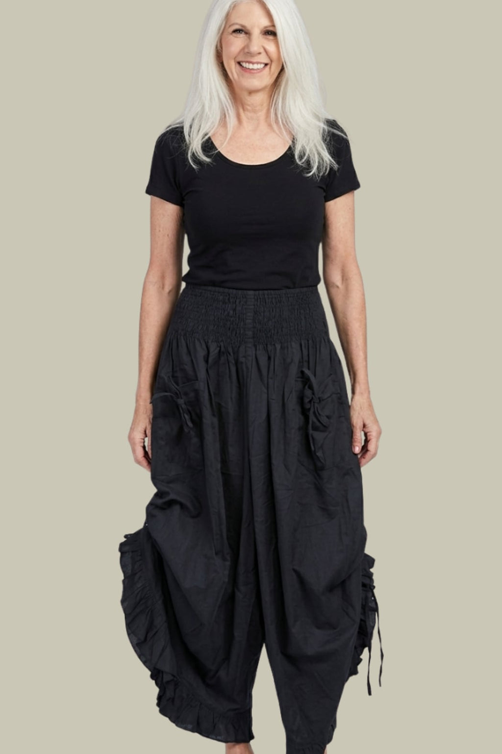 Cropped Pantaloon Pant in Black