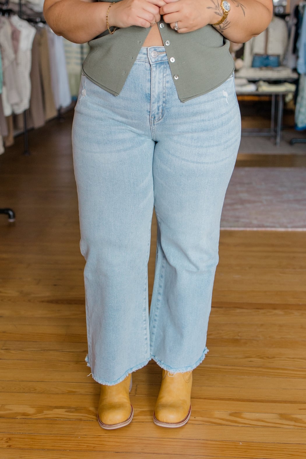Emme Light High Rise Ankle Wide Leg Jean