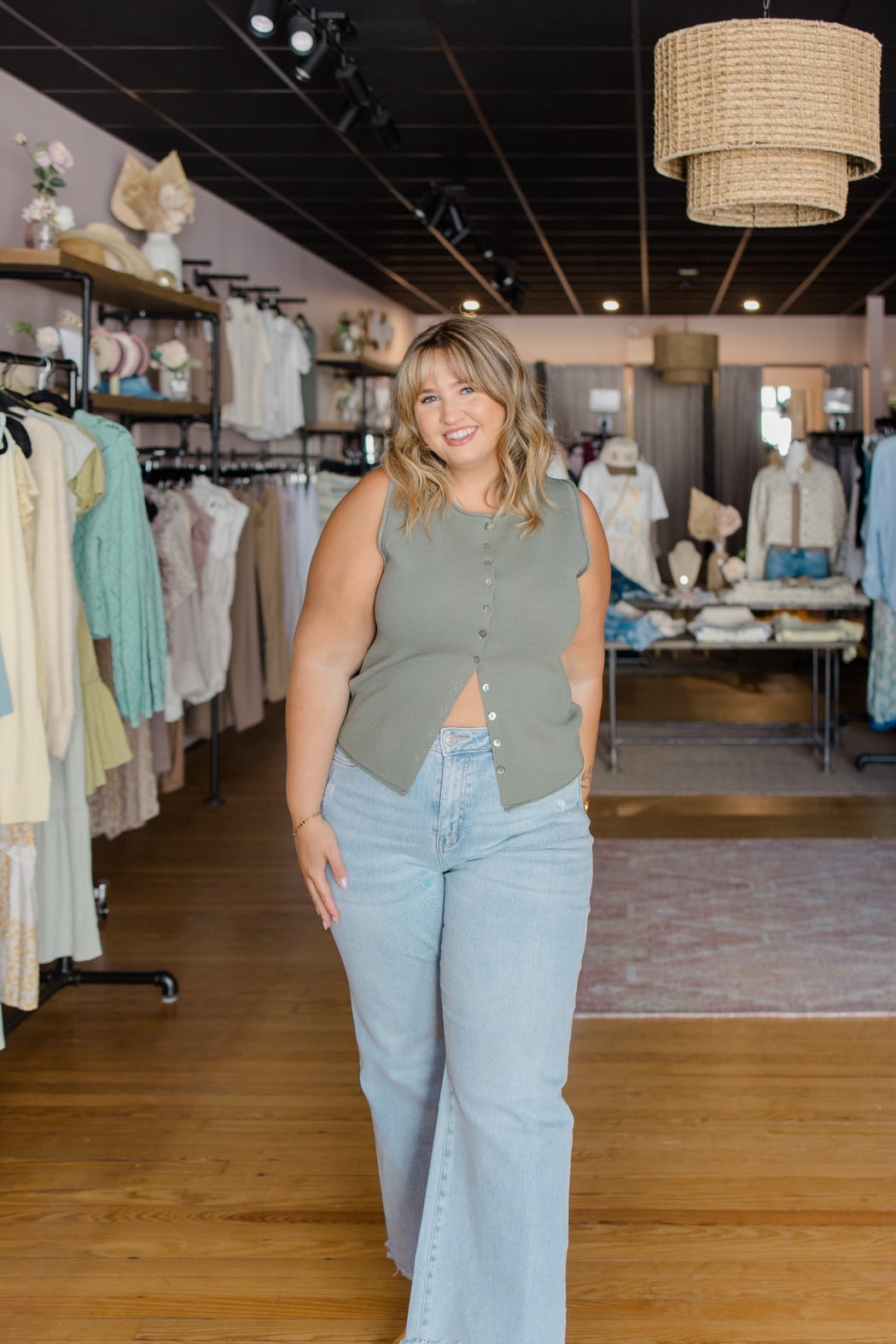 Emme Light High Rise Ankle Wide Leg Jean