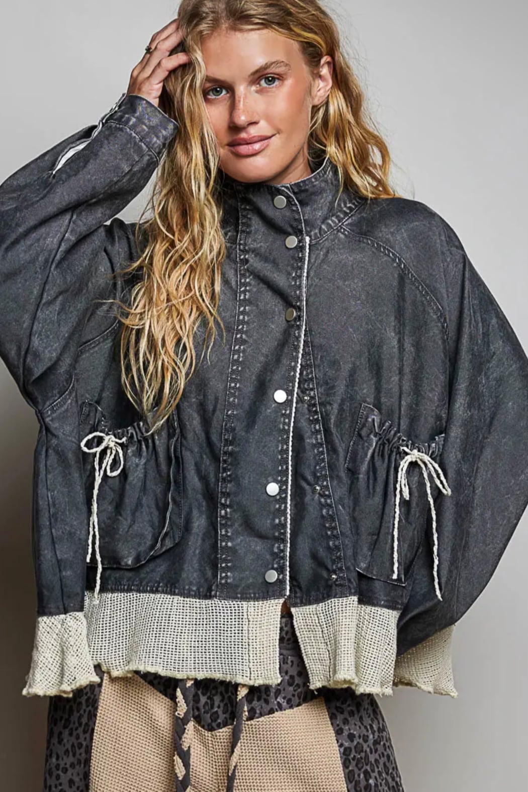 GATHERED RAW HEM JACKET