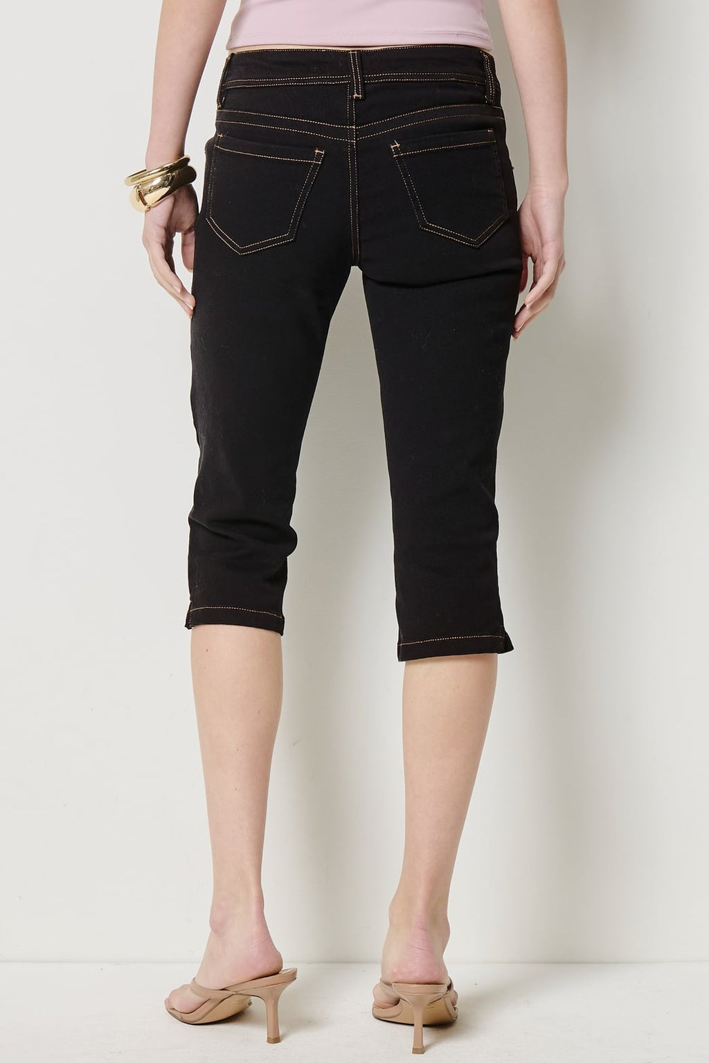 Mid Rise Skinny Capri Pants